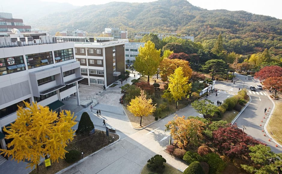 Khuôn viên trường Đại học Quốc gia Seoul