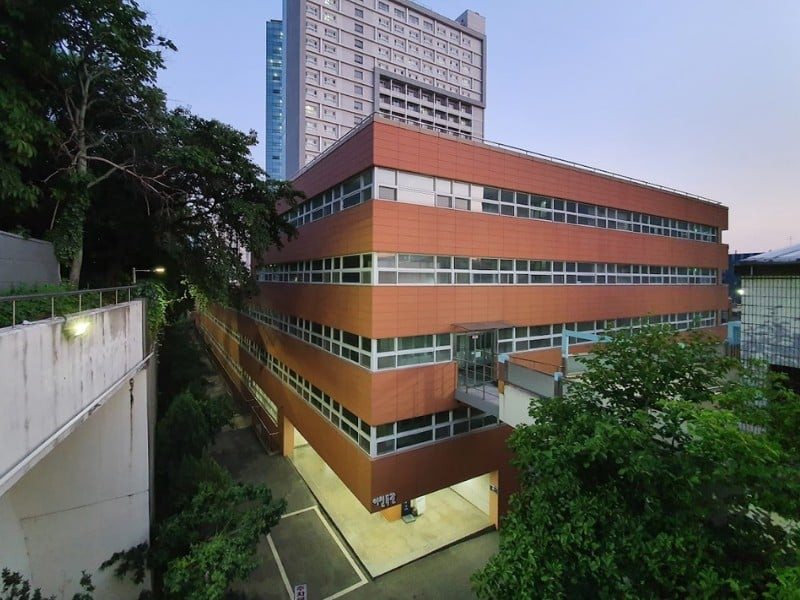 Lớp học hiện đại tại Đại học Hongik